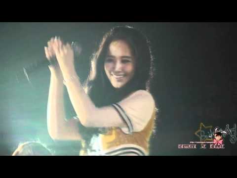 [FANCAM] 100911 SNSD Yuri - Gee@SM Town shanghai Concert 2010