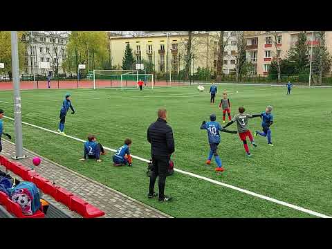 TS GWARDIA W-WA  -  UKS MŁODA GWARDIA  ( 4 - 2)  I POŁOWA