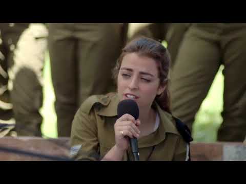 Israeli soldiers sing alongside Idan Raichel