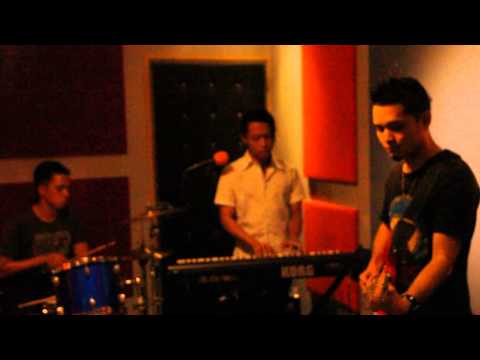 Thumbnail for Amster Band - She will be loved (Maroon 5 cover) by Kara's Flowers