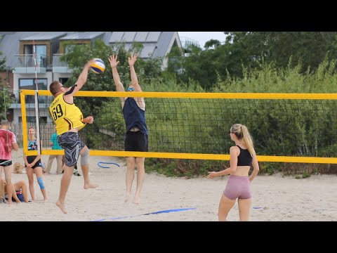 Siatkówka plażowa w Rewie