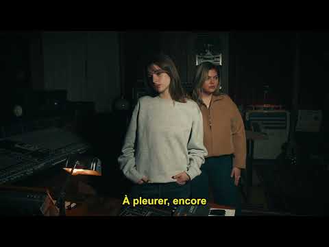 Adèle Castillon ft. Louane - Je me demande (Lyrics Video)