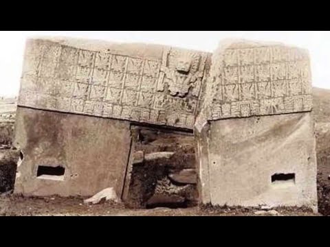 Portão do Sol - antiga estrutura de pedra megalítica