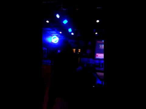 Ariel camacho te metiste.leo juarez