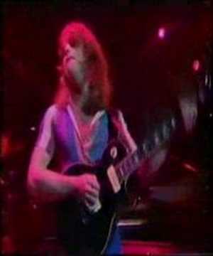 SAGA 1981 "Humble Stance" (1) www.sagaplanet.de