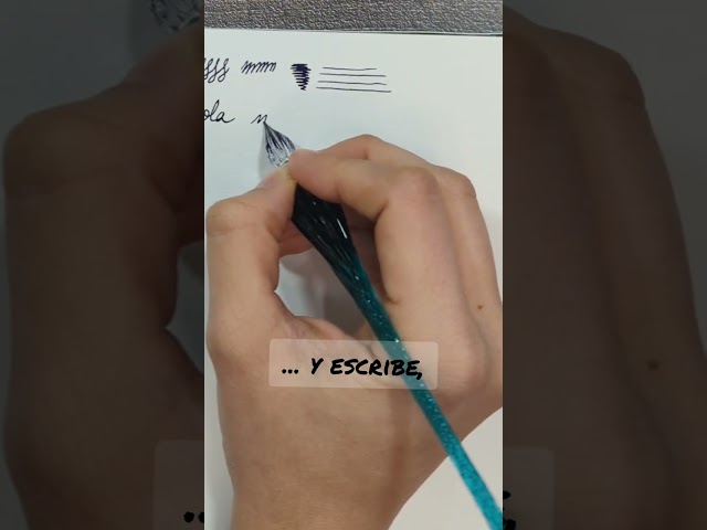 Vídeo relacionado con Inoxcrom Frasco Cristal tintero pluma exclusivo 30 ml, en vidrio (italiano), tinta roja, con tapón decorado con la cabeza del dragón Sant Jordi