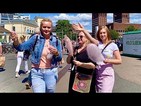 Sitting Oslo june 2021 🧘🏻‍♀️ Rådhusplassen by oslo elsa67