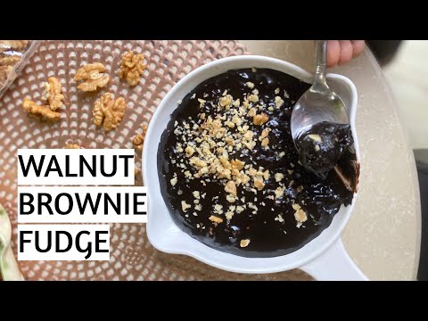 EASY NO-BAKE WALNUT FUDGE