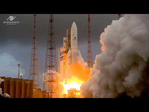 Roket Ariane 5 ECA VA251 melancarkan 2 satelit ke orbit