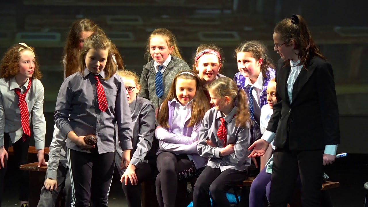 Cé hé mo Valintín? le Club Óige na Crannóige (Gaoth Dobhair)