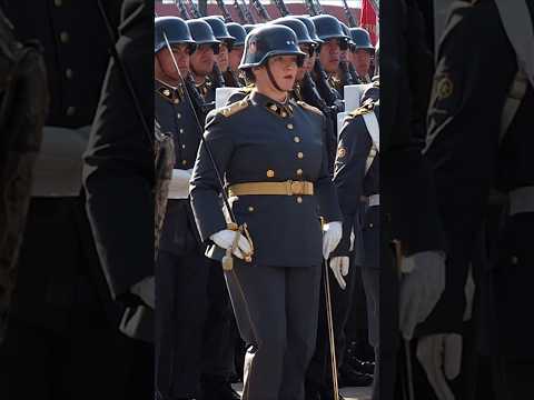 Hermosa Comandante Ejército de Chile #foryou #desfile #militar #military #army #war