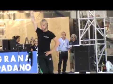 Evgeni Plushenko practice "La donna e mobile" for show "Opera on Ice"