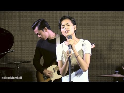 Indra Lesmana & Friends ft. Eva Celia - Jalin Kasih @ Mostly Jazz in Bali 25/09/2016 [HD]