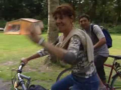 Toeristen verkennen Groningen vanaf Stadspark