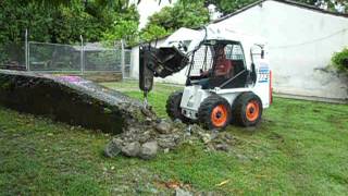 preview picture of video 'DEMOLICIÓN CARCAMO CON BOBCAT RIO FRIO'