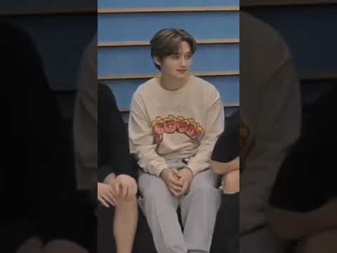 " jealous seungmin area "                     #leeknow #seungmin #2min #straykids #skz