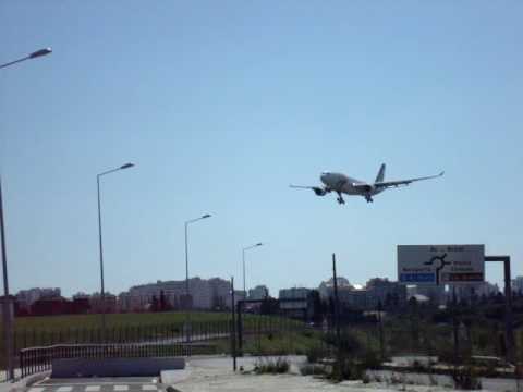 Lisbon- A330 TAP CS-TOP landing from CCS (Caracas-Venezuela)