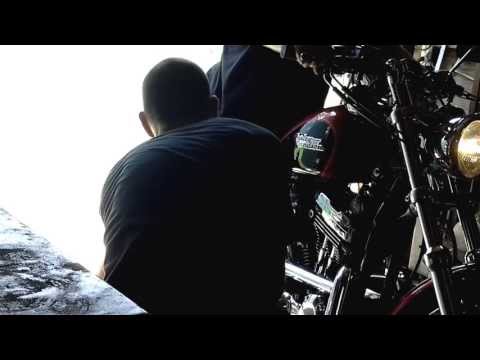 Cleaning Harley motor with Seafoam