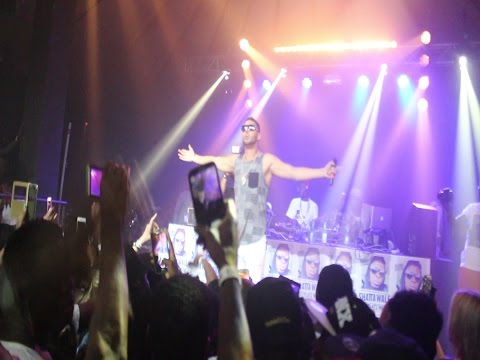 Niki Tall thrills crowd with Ghana´s Hitsong Adonai by Sarkodie & Castro in Hamburg