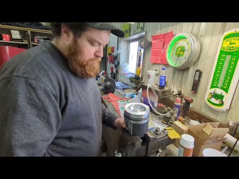 1988 Peterbilt 379 3406B Cat In frame Overhaul...Part3 Installing Pistons And Rods