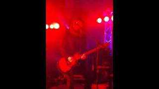 Manic Drive- Walls (live)