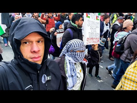 MANCHESTER - Lefty Scumbags Attack Patriots, Ponytail Retreats!