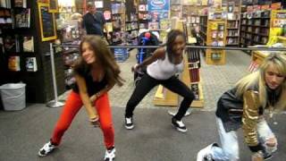 School Gyrls Get Like Me At Borders