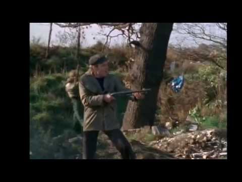 The Sweeney - the caravan shoot out scene from 'Taste of Fear'