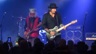 ENUFF Z&#39;NUFF: The Jean Genie (Dec. 15, 2017: San Antonio, Texas)