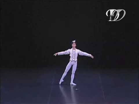 Haruo Niyama (Soloist of the Tokyo Ballet) 2010 - Solor’s variation from La Bayadere #flexibility 