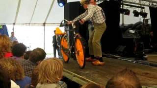 preview picture of video 'Kole Kermse 2010 Broekland - Gait op de motor'