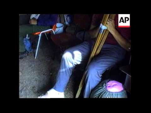 Bosnia - Zepa Inhabitants Bussed Out By Serbs