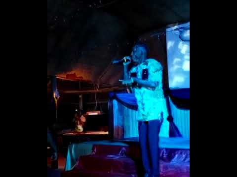 Smaina akiimba WIMBO wa mama