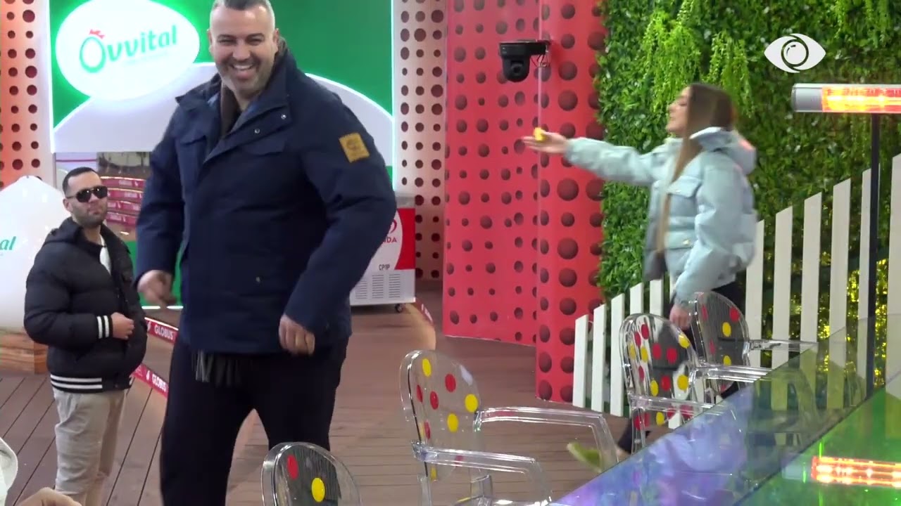 Pse nuk bëhesh me Rogertin…/ Juela i drejtohet Stenaldos