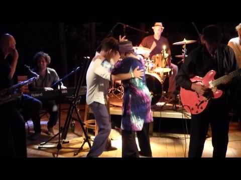 Timisoara - La Capite - Club Des Belugas feat Brenda Boykin