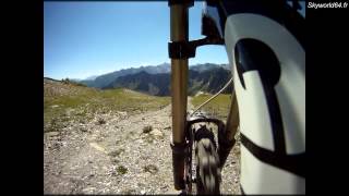 preview picture of video 'Bike park Cauterets 2012, Giant Glory'