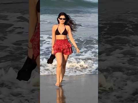 Beach vibeee 🌊 #unnatitomar #goa #viral #trending #trend