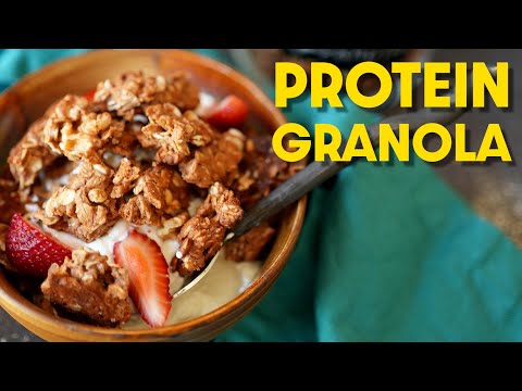 HOMEMADE CHOCOLATE PROTEIN GRANOLA RECIPE | Low Fat, Protein Packed!