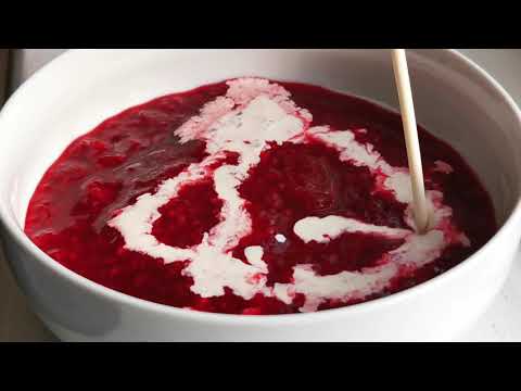 Rødgrød med fløde - Hindbærgrød serveret m. kold piskefløde - Opskrift # 275