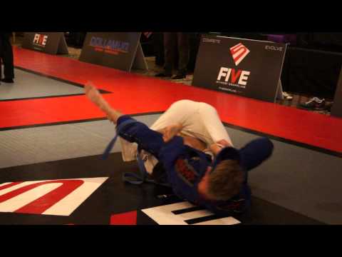 Mateo Tenzera VS Mason Monsevais 11232013 match 2
