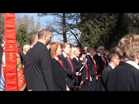 Varšavljanka, eseguita dal Coro partigiano triestino-Tržaški partizanski pevski zbor Pinko Tomažič.