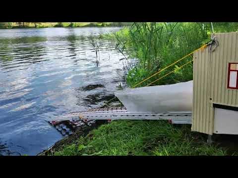 On the lake (B): Tyne Class Lifeboat model + boathouse + slipway 2/3 slipway