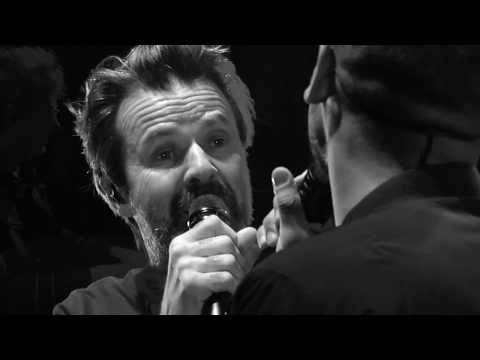 JARABE DE PALO - LA FLACA feat. MANUEL MEDRANO (Live)