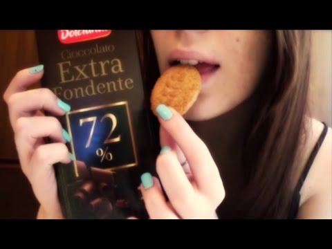 ASMR EATING SOUNDS CRUNCHING SOUNDS - COOKIES AND CHOCOLATE - MELINDA ASMR