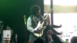 Afroman assaults female fan on stage | Mashable