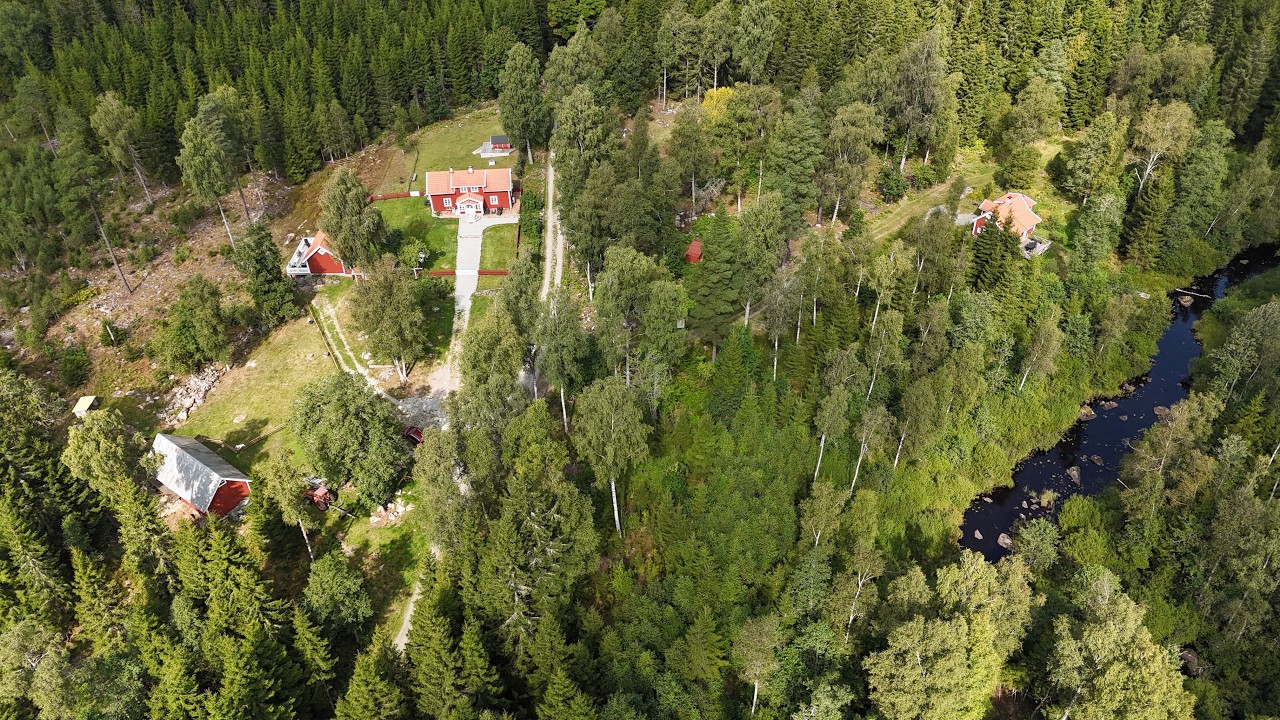 5 rum Gård med skogsbruk på Lammaskog Lammafors 1 Sävsjö kommun - video