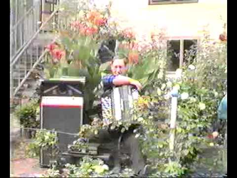 Michal D'armotsky Visoko mesiacik, Medzi dvoma brehami