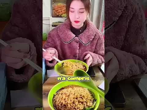 Il met sa cuillère dans son bol... Elle vérifie la météo pour savoir s'ils vont se marier ! 💍🇨🇳