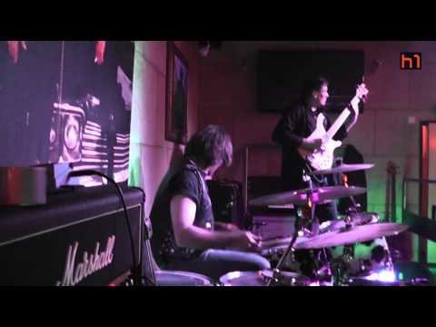 Midnight Roxx - The Chain - Live im Frosch Hannover,23 08 2014 Teil 1