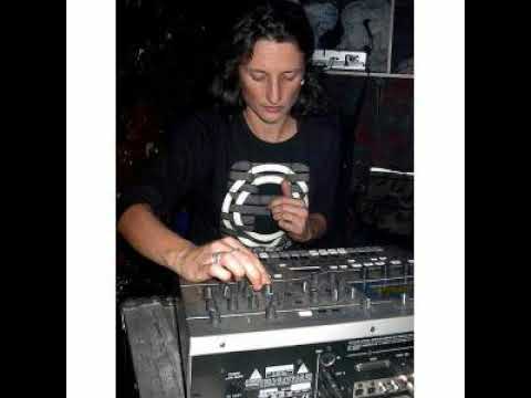 Ixindamix ( SP23 - Spiral Tribe ) - Ixi In Da Mix - Teknival-Mix-Tape